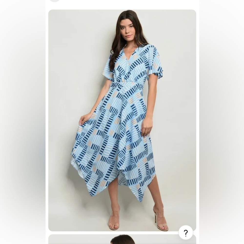 NWT Women's size M Short Sleeve Stripped Blue Handkerchief Hem Midi Dres…
